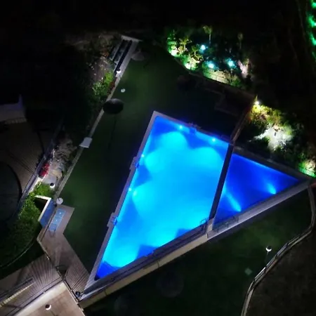 Super Deluxe Apartmento Pool * בנידורם
