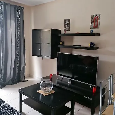 דירה Super Deluxe Apartmento Pool בנידורם